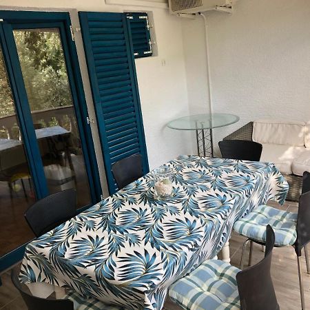 Ždrelac Guesthouse Vila Ruzmarin מראה חיצוני תמונה