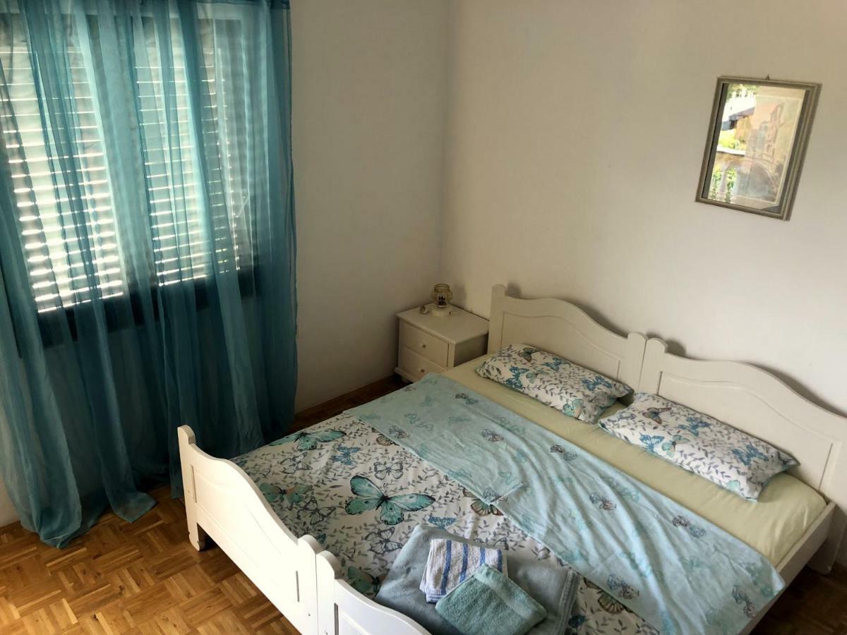 Ždrelac Guesthouse Vila Ruzmarin מראה חיצוני תמונה